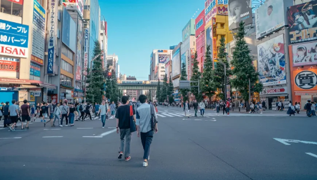 财长表态“降低债务占GDP的比例”，日本股债汇“三重上涨”