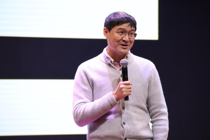 开学第一课,罗翔给初中生讲了几个故事_腾讯新闻