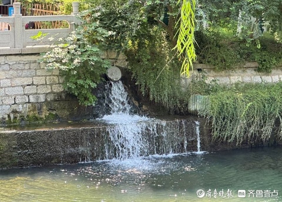 济南老东门附近疑似自来水流向护城河？相关部门：是泉水，已存在多年_腾讯新闻