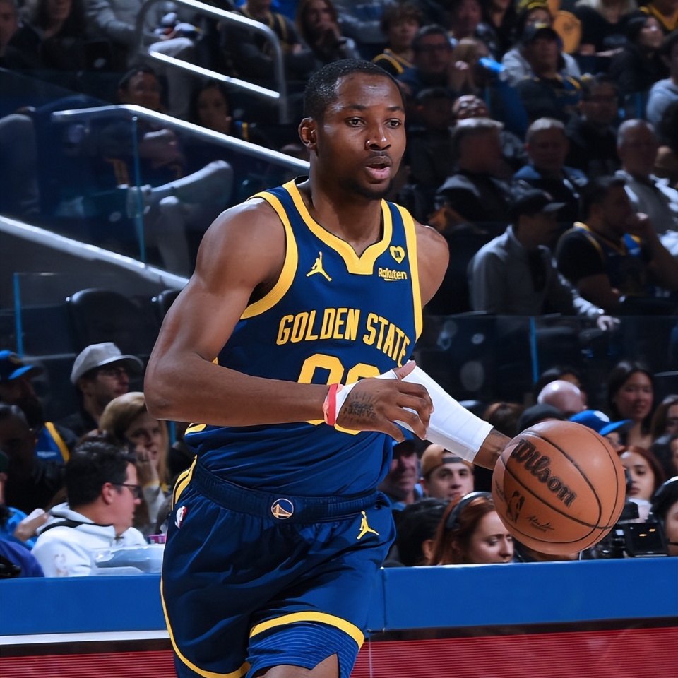 336库里关键失误葬送胜利勇士不敌国王库明加31分尽力了