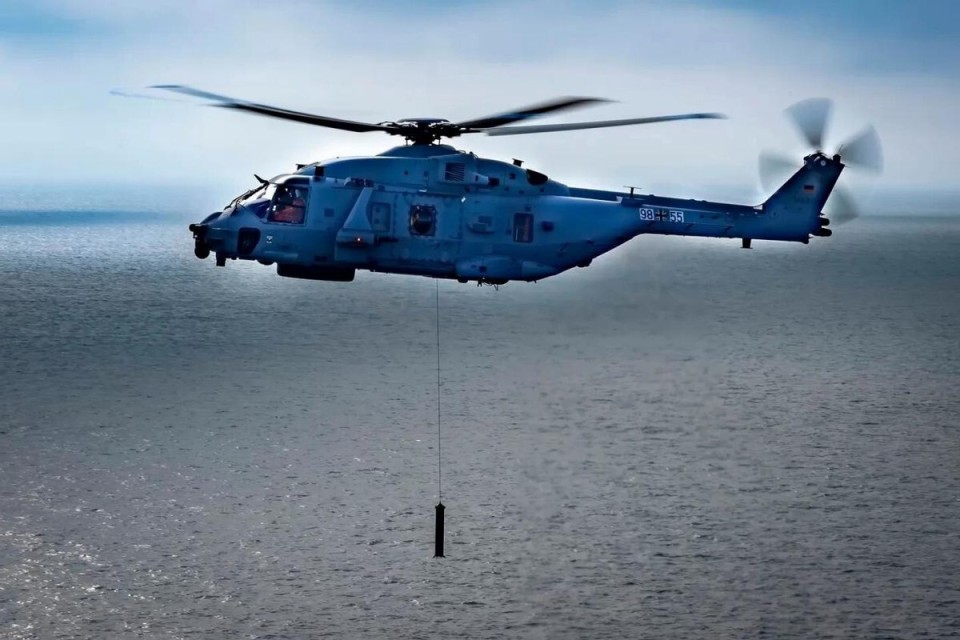 德国海军首架nh90mrfh直升机完成机载设备测试 预计2025年交付