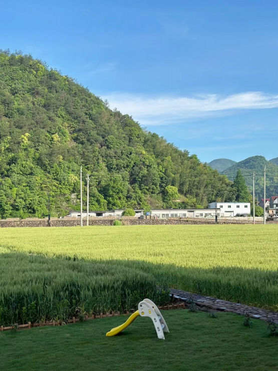 富阳龙鳞坝旁有家宝藏民宿