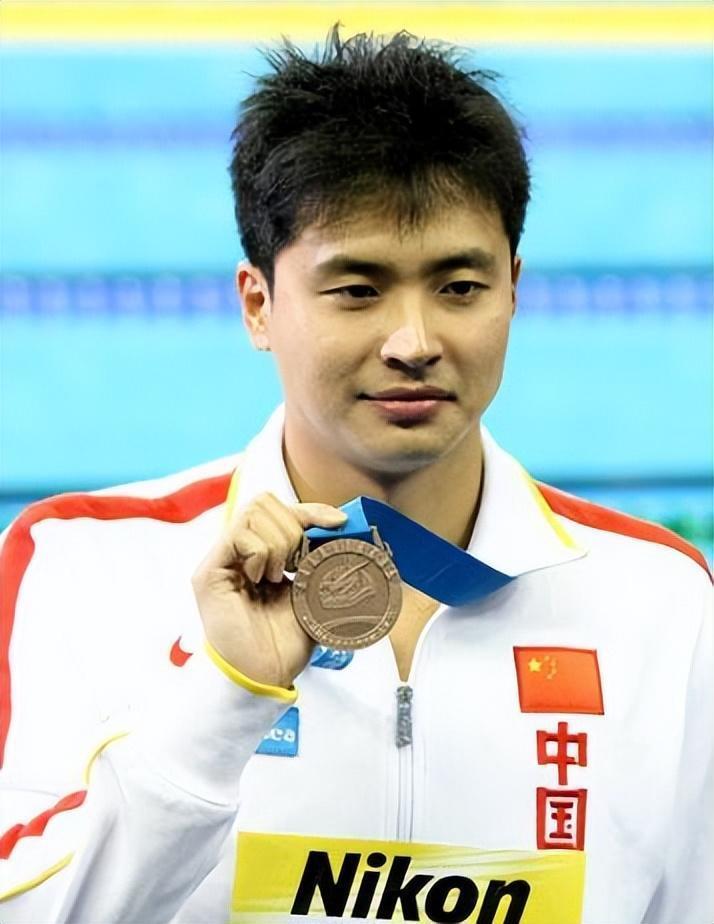 36岁吴鹏为进亚运真是拼了自由泳比赛比蝶泳千万别以为他在玩