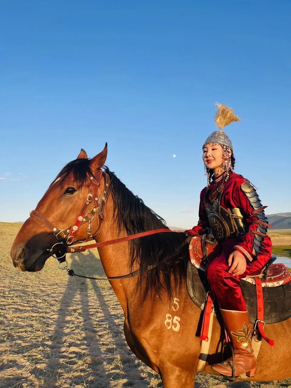 99年的新疆女孩,在辽阔草原上追梦