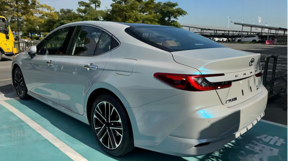 第九代凯美瑞上市倒计时雅阁天籁请接招