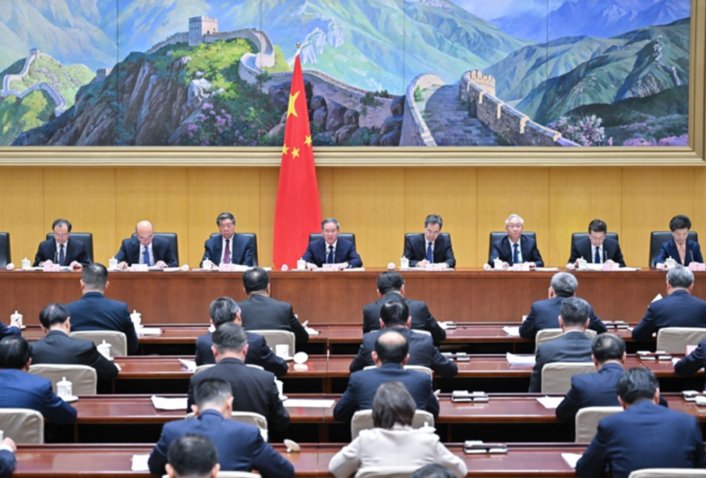 李强4天内两次开会讨论部署这件事透露新方向