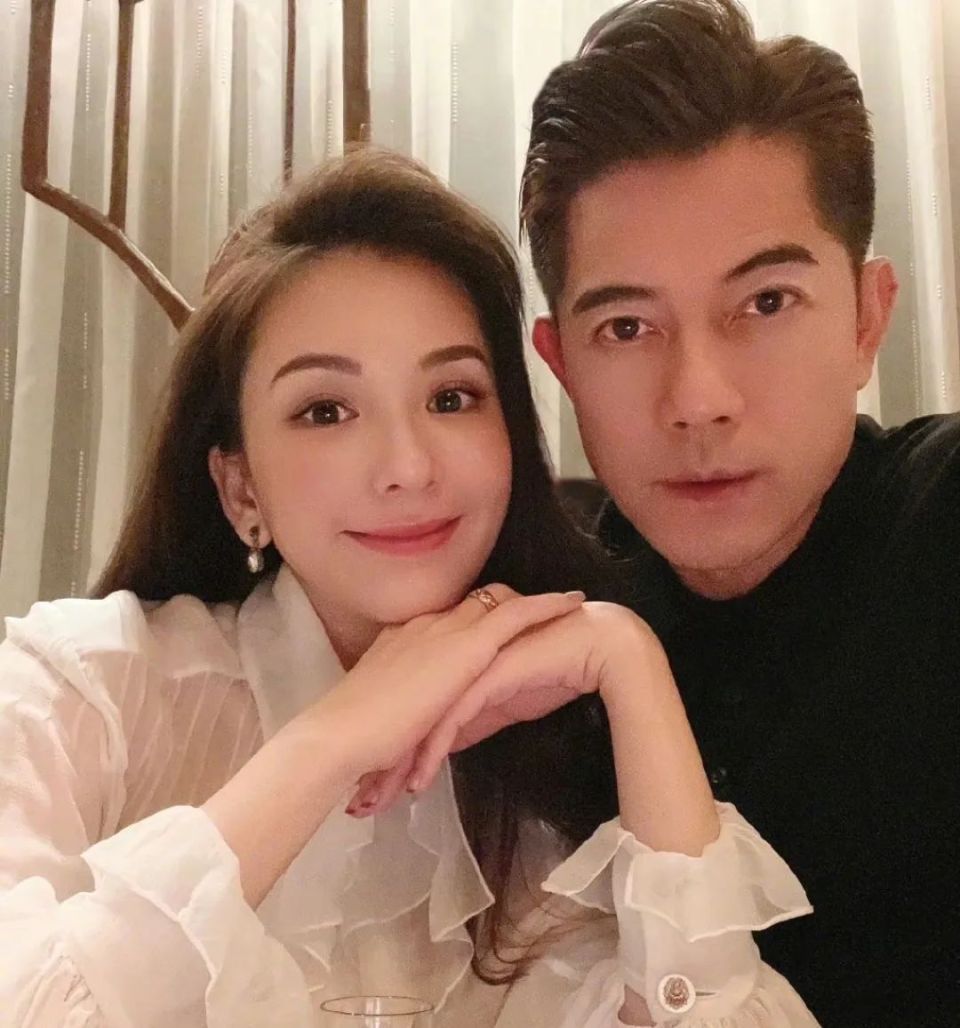 郭富城和方媛结婚已经有6年,有了两个可爱的女儿,郭富城也经常带妻子
