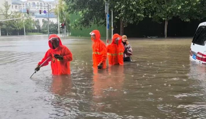 北京暴雨救援现场图片