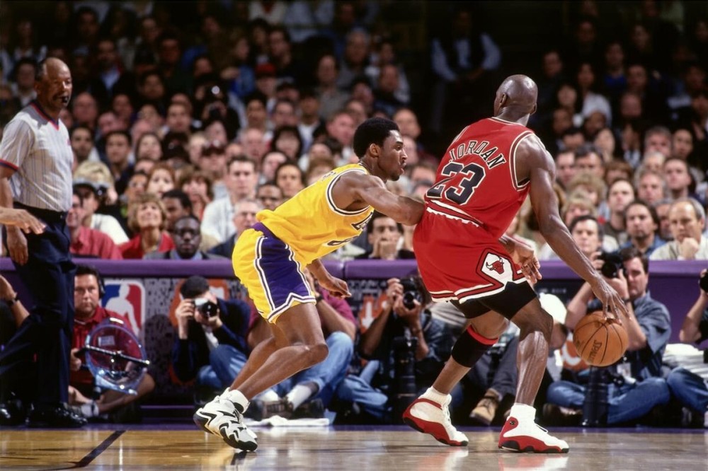 科比和乔丹生涯8次交手中两人数据如何?_腾讯新闻