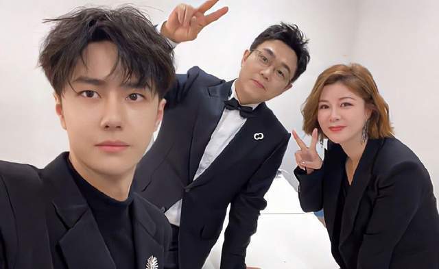 前有韩庚,后有王一博,她真是好大的福气