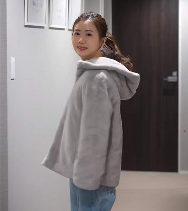 福原爱秀穿搭,网友却好奇她的官司进度,全日赛不找她评球有原因