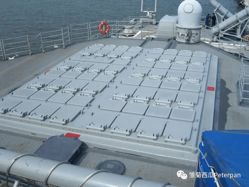 055带448枚导弹？055不是近程防空舰 也不是所有导弹都能“一坑四弹”_腾讯新闻