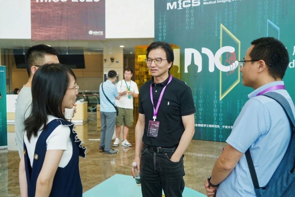 他打破了这个领域华人科学家的职业天花板，却说论文发得越多越“愧疚”_腾讯新闻