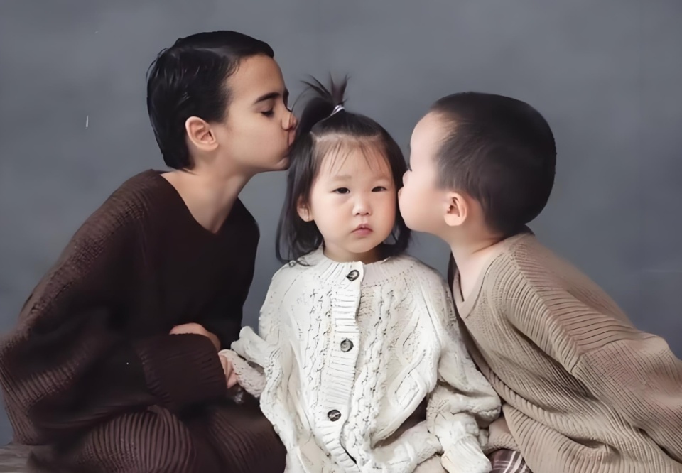 张纪中夫妇首次回应混血儿子马丁身世:系杜星霖非婚生子