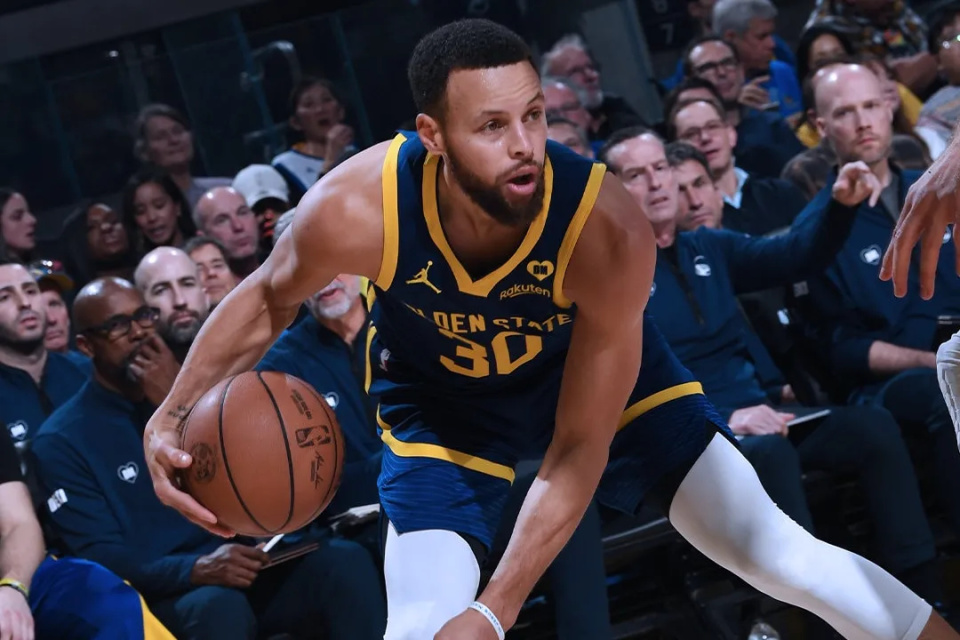 库里赛后谈关键球失误,想创造投篮,但这招有时候会失灵