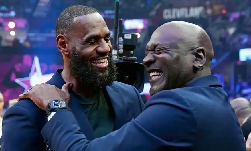 魔术师评NBA历史GOAT：詹姆斯第二，无科比，榜首毫无悬念！