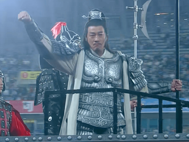 霸王歸來！項羽扮演者何潤東亮相宿遷主場，與球迷熱烈互動