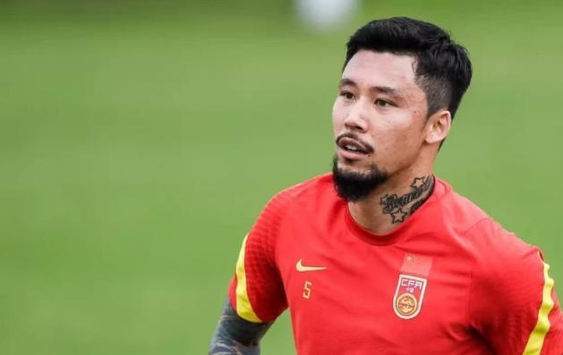 都是拉莫斯为什么一个成皇马名宿而另一个失误差点退队