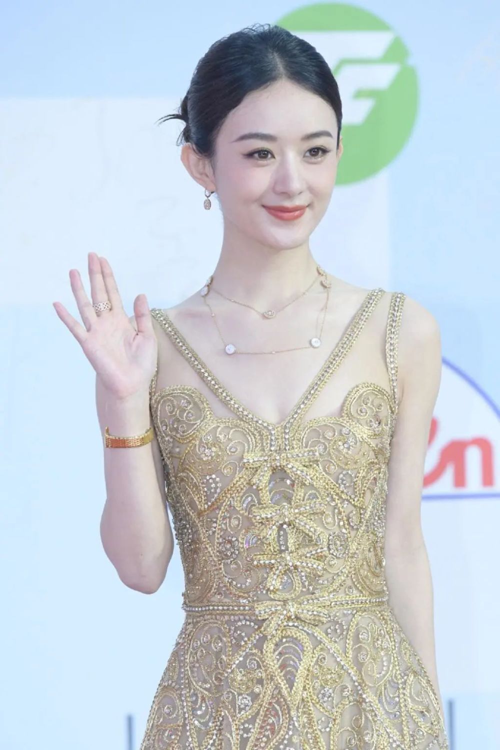 一场晚会将赵丽颖的尴尬和聪明展现得淋漓尽致