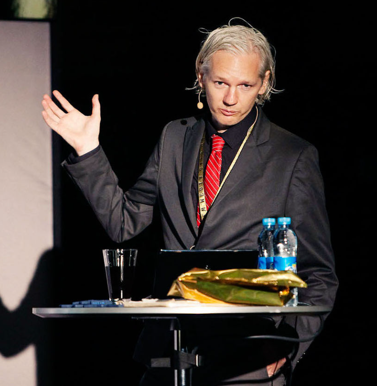 阿桑奇的黑客帝国与囚徒人生