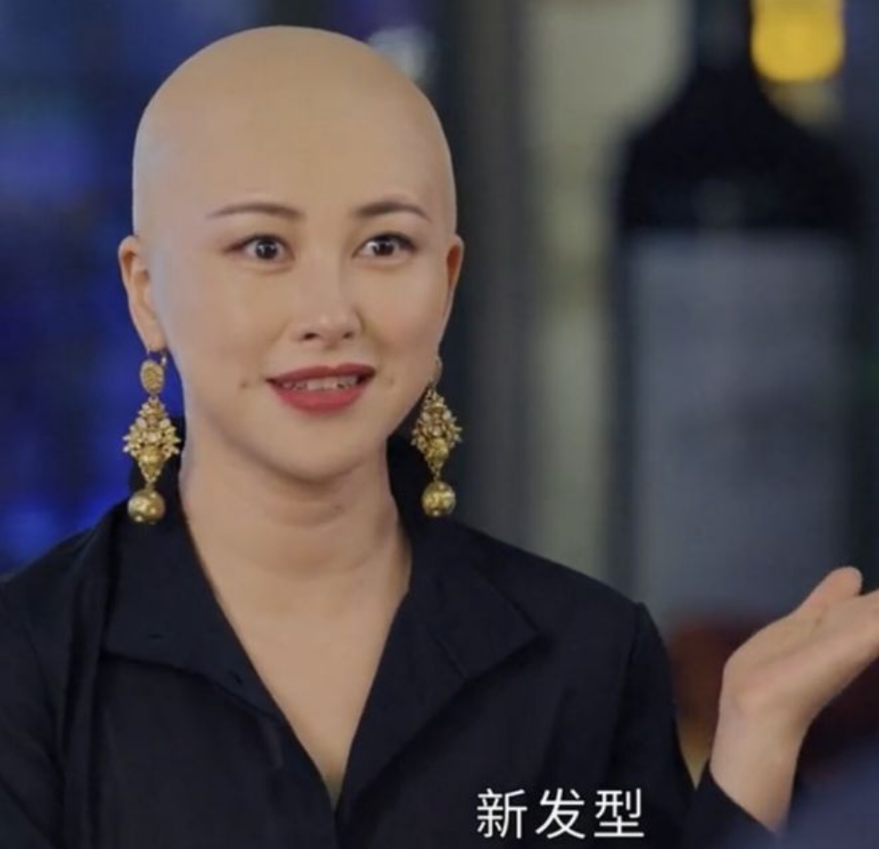 不愧是"全球百美"女神,演致命女人又美又飒,连光头都这么好看_腾讯新