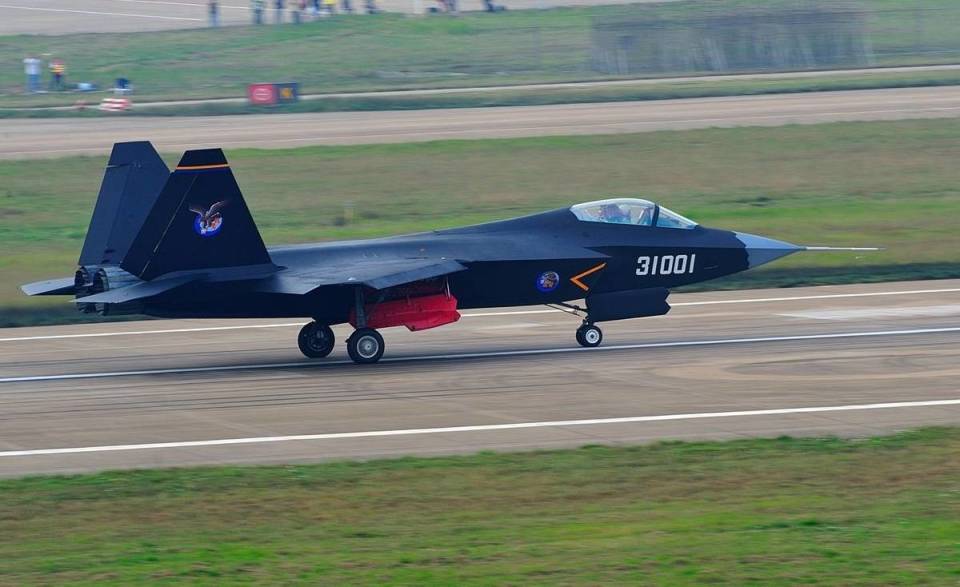 网传:空军版fc-31首飞,中国隐形战斗机发展将对美国全面领先_腾讯新闻