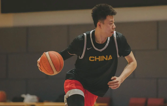 张镇麟最新动态曝光:晒出身穿国家队球衣_腾讯新闻