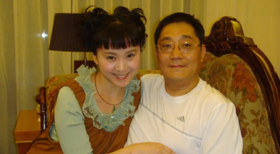 安雯：19岁因《红楼梦》得名，婚后23年被宠成孩子，却因痴情误终生_腾讯新闻