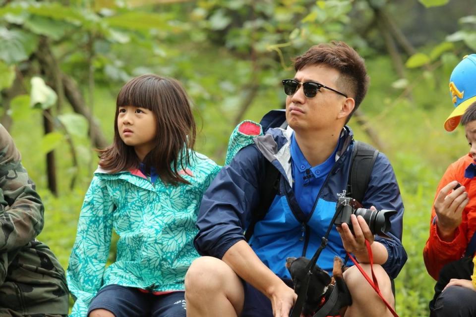 接着2014年第二季开录,黄磊多多父女和吴镇宇,曹格,陆毅一同进组,节目