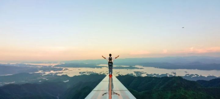 上午千島湖鎮駕車前往滬馬探險樂園,感受雲頂天穹景觀臺,4.