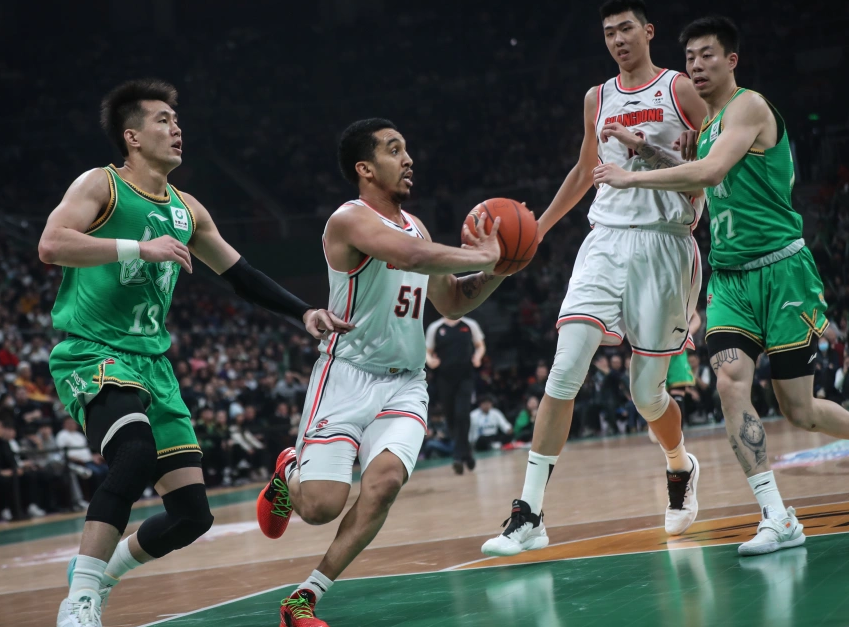 广东宏远放弃超级外援优先续约权,恐遭多支球队哄抢