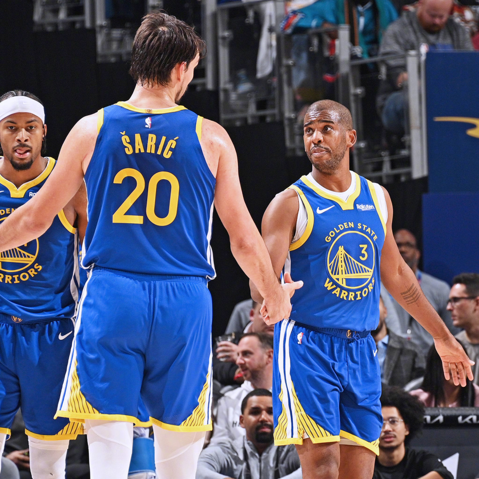 勇士半场追至7分一度落后19分汤普森7中1替补2人上双