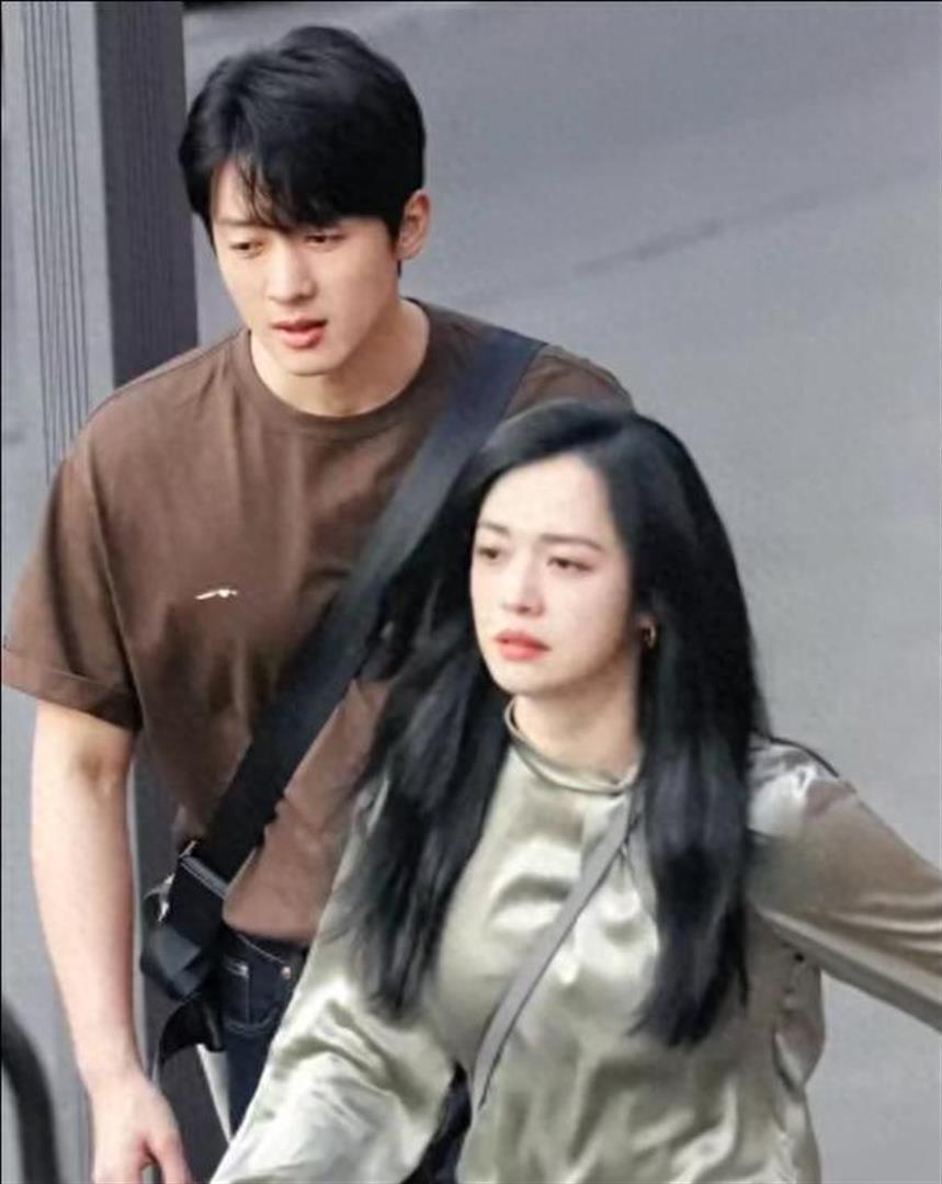 姚晨侯雯元恋情风波升级 更多细节被扒 男方发声！