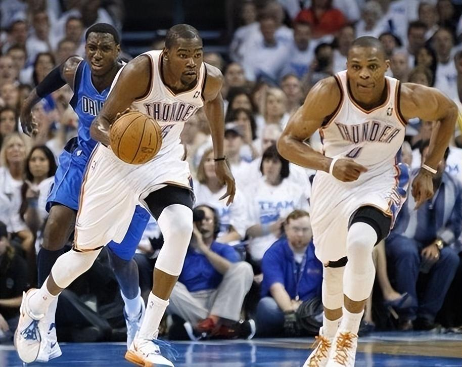 11年诺维茨基单核击败热火三巨头夺冠,为何次年首轮被横扫出局?