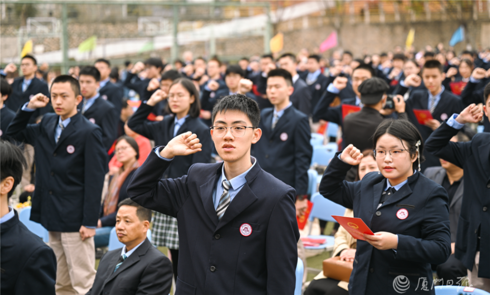 青春正好今天厦门这群高三学子迎来人生大事