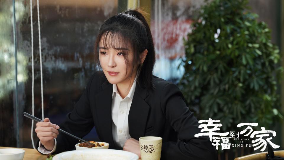 凯丽女儿张可盈凭两部戏入围金鹰奖最佳女配