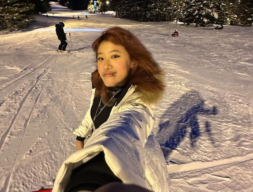 贾静雯大女儿近照曝光,行为出格被指内心空虚,父母离婚影响大