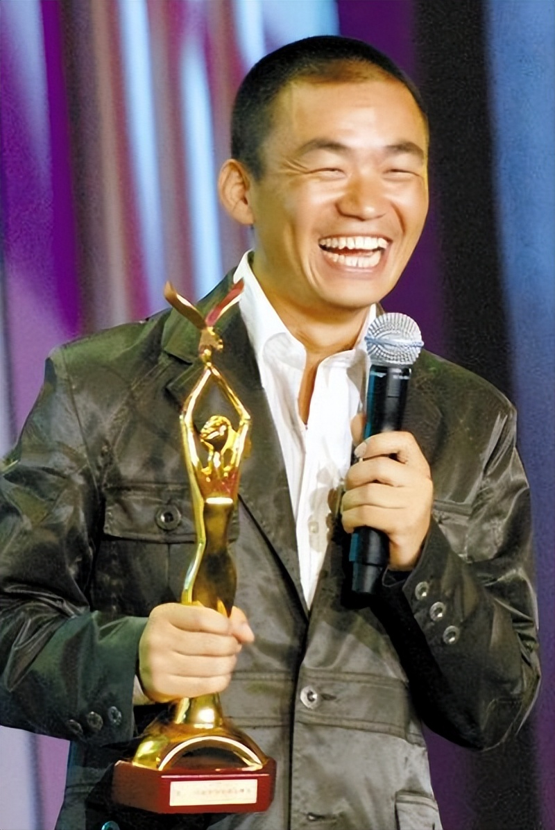 马蓉刚走又来了冯清,倒霉的王宝强,终究还是绕不过"女人坑"?_腾讯新闻