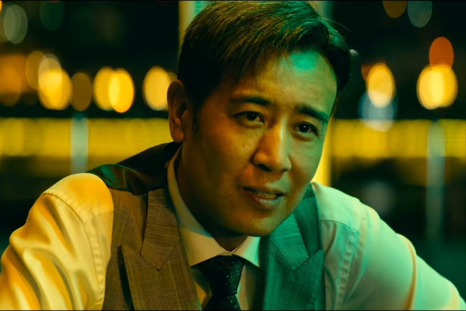 《坚如磐石》中演技炸裂,52岁的于和伟再次令人刮目相看!-腾讯新闻