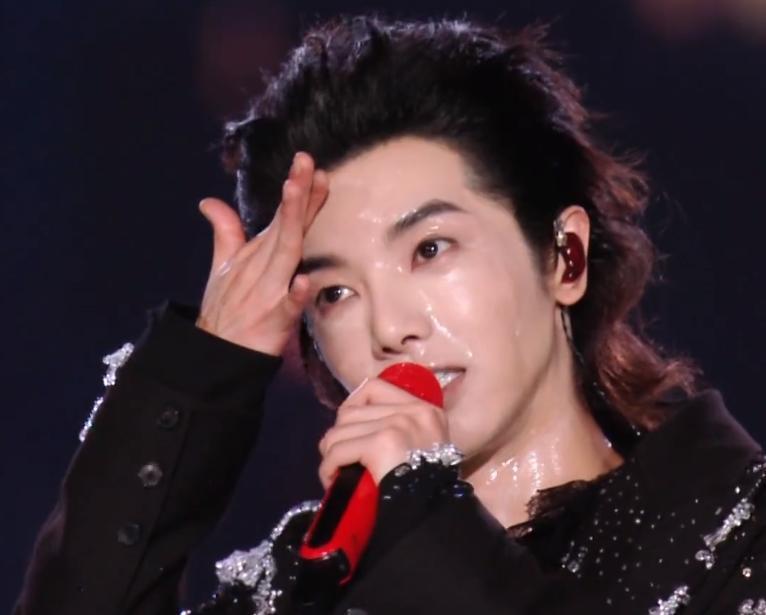 那英融妆,华晨宇如现场洗脸,长沙的酷暑摧毁了娱乐圈的美妆传说