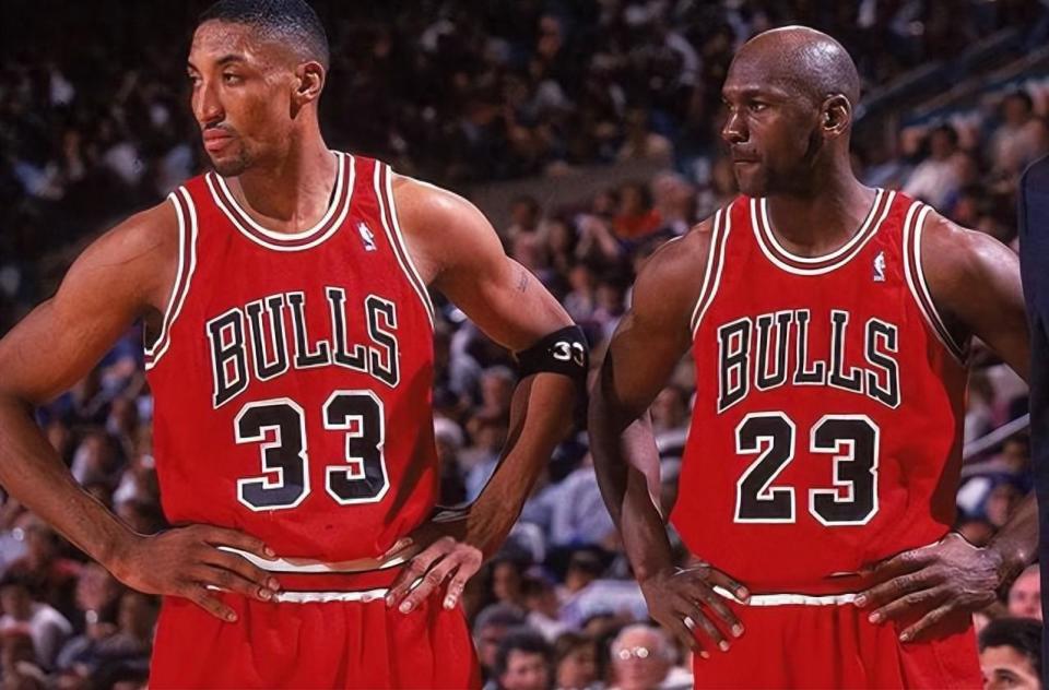 公牛首个三连冠期间,乔丹场均36 6 8尽显统治力!皮蓬表现如何