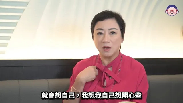 港姐冠军谢宁接受街头采访谈创业，如今成“曲奇皇后”营业额达九位数，经历两段婚姻_腾讯新闻
