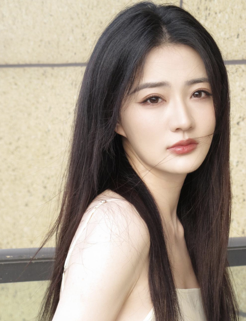 徐璐与吴崇轩恋情疑曝光,两人相差近5岁