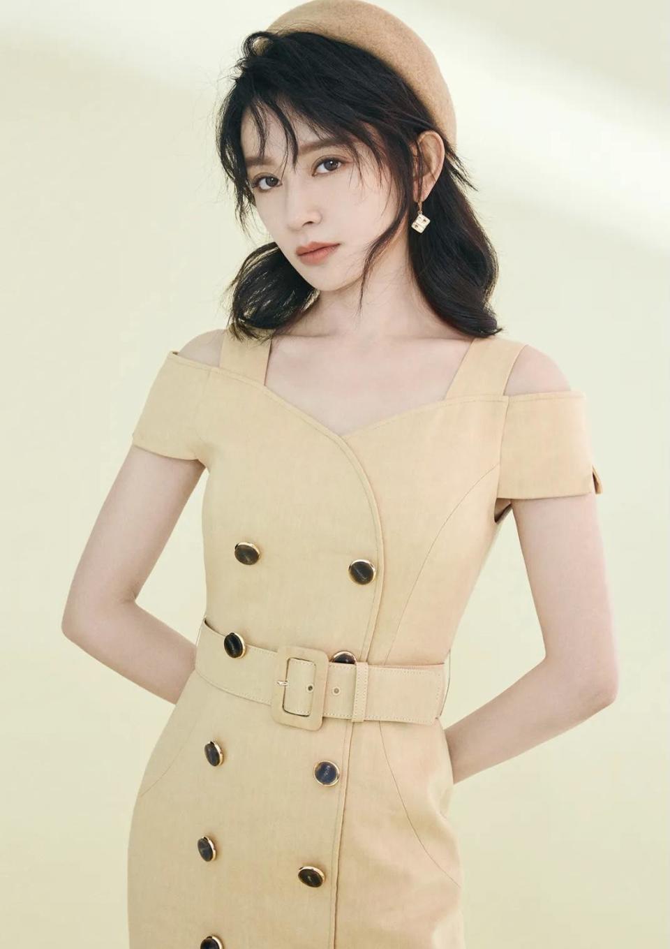 扮演者很眼熟,但没想到是《知否》墨兰的扮演者施诗,换了个造型差点没