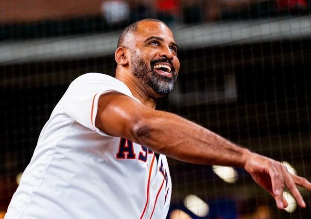 从替补中锋到火箭大当家申京主动感谢乌度卡球技一流情商更高