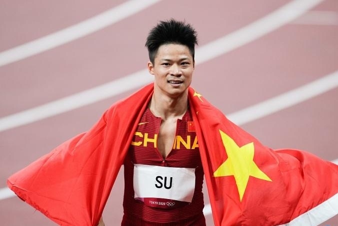 苏炳添遭质疑:参加不了巴黎奥运!沦为国内二流水平 只会拖队友后腿