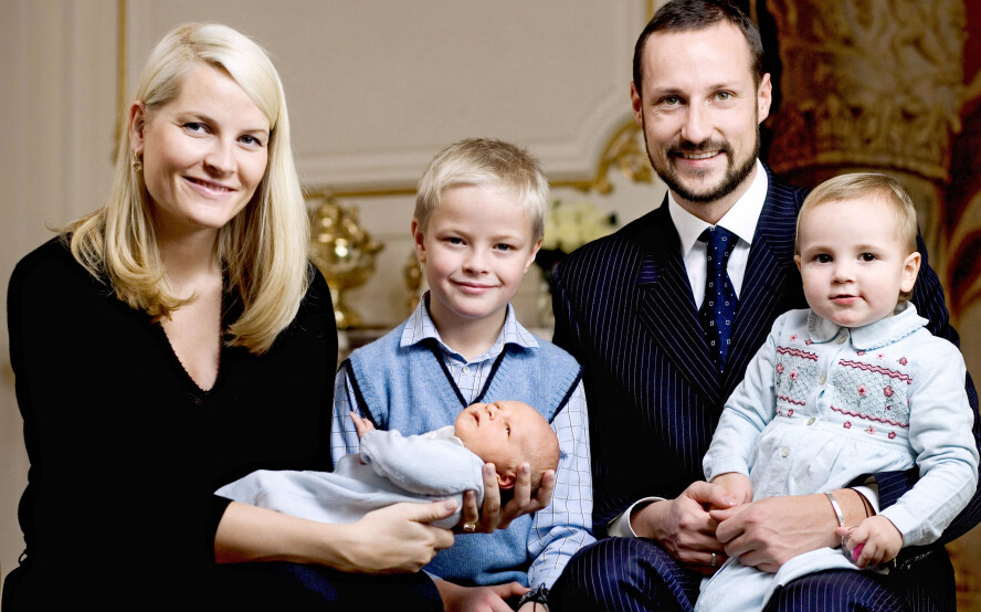 挪威无存在感小王子庆祝18岁生日 网友:真不是38?_腾讯新闻