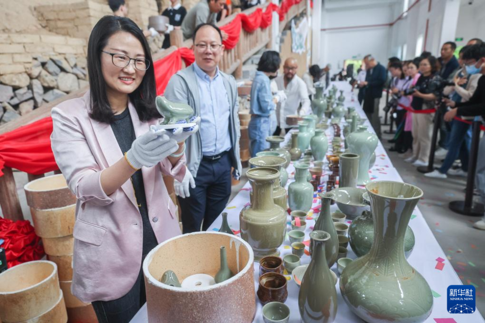 浙江慈溪:延续千年的龙窑青瓷烧制技艺