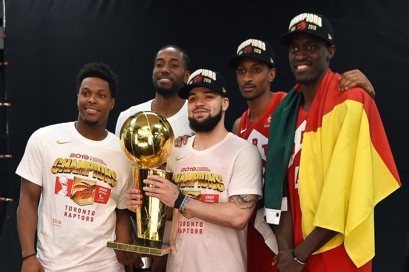 季后赛战绩16胜8负实话实说,猛龙这座总冠军是队史上第一座总冠军