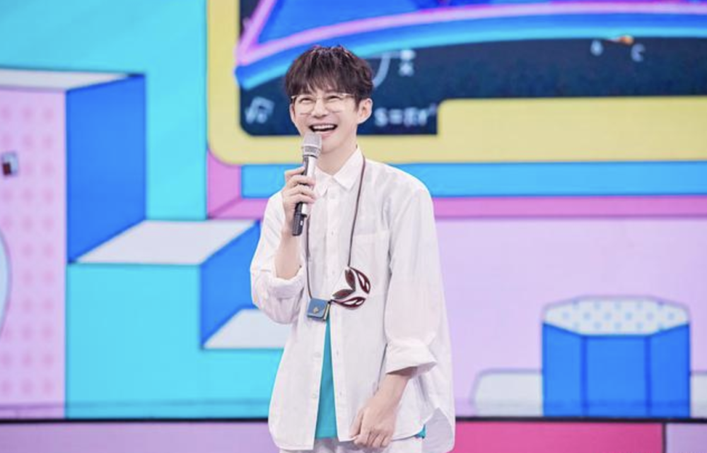 开播就是第一!事实证明,离开了《快乐大本营》,何炅也能翻身插图10